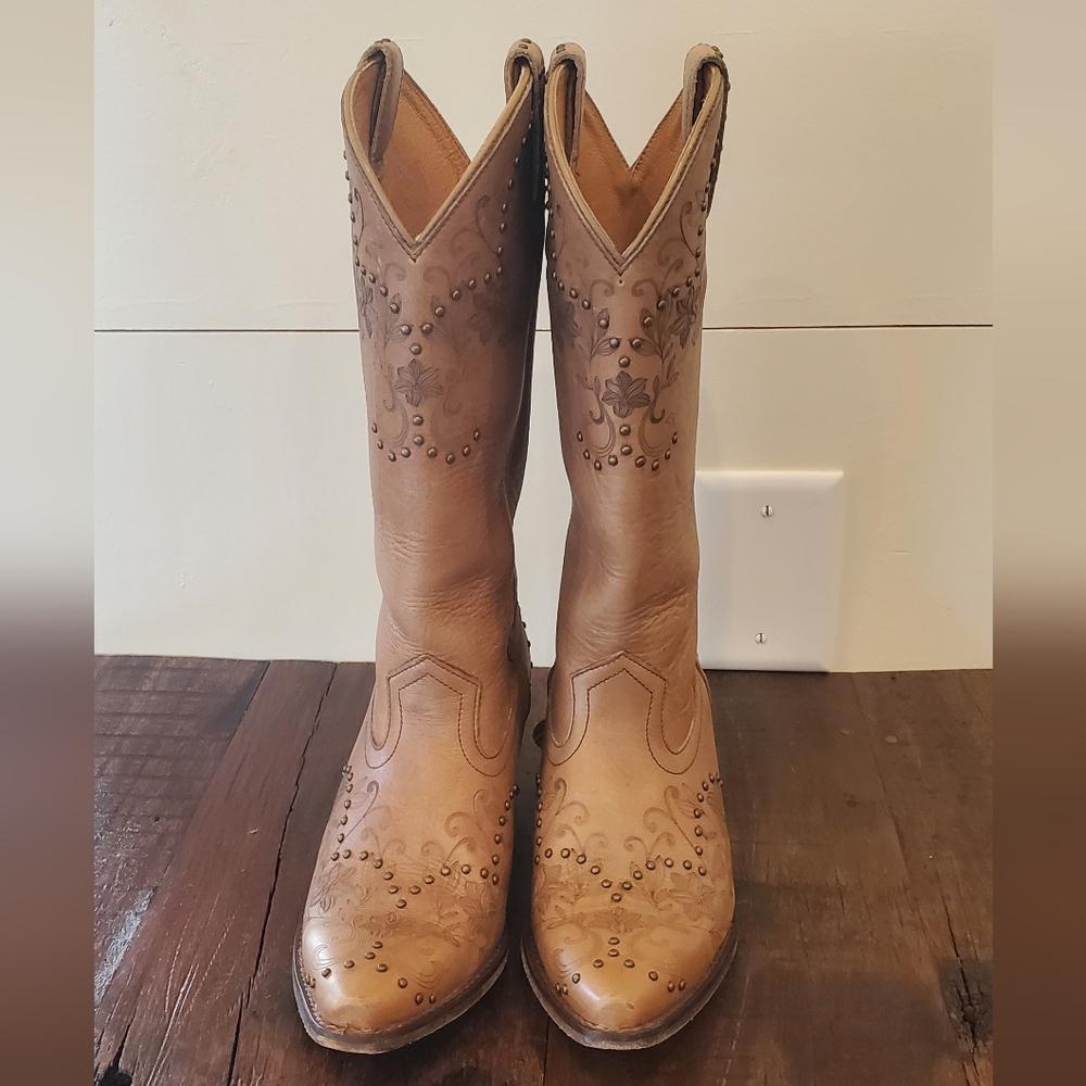 Floral cowgirl boots